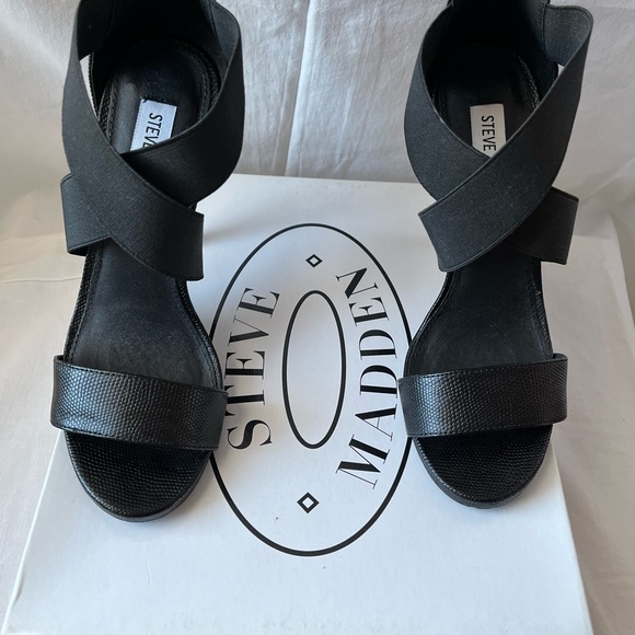 Steve Madden Marla Leather heels . Size 7 , comes with original box. 4” heels. - Picture 9 of 9